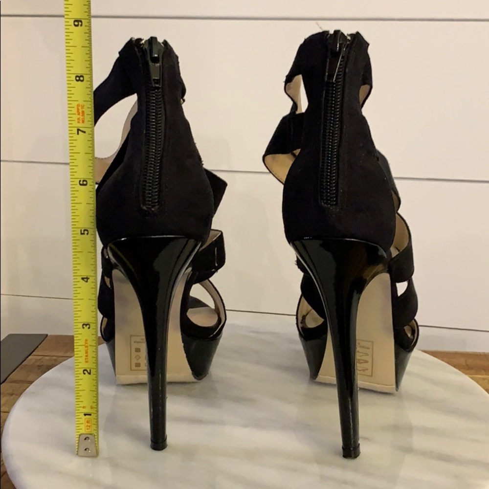 Shoes - Picture 3 of 4
